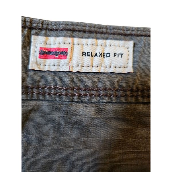 Size 48 Wrangler Mens Relaxed Fit Cargo Shorts Gray With Multiple Pockets