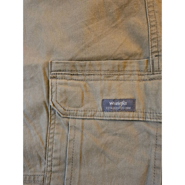 Wrangler Mens Relaxed Fit Cargo Shorts 48x10 Khaki Durable & Comfortable