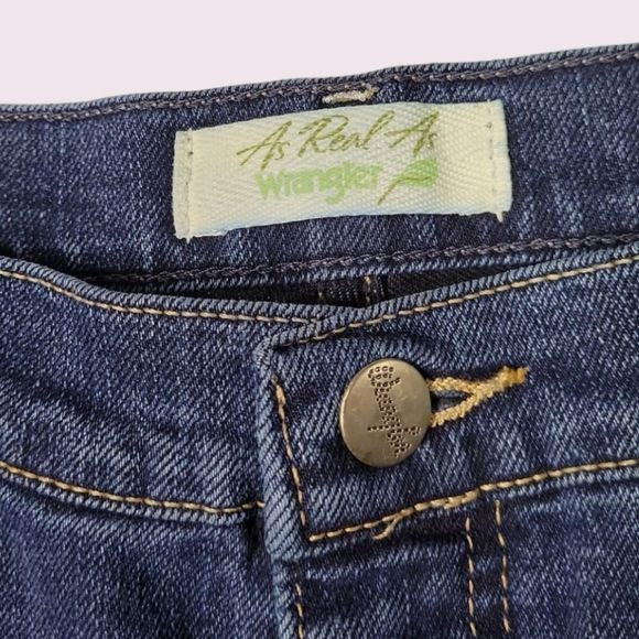 Wrangler Bootcut Size 8x30 Dark Wash Cotton Blend